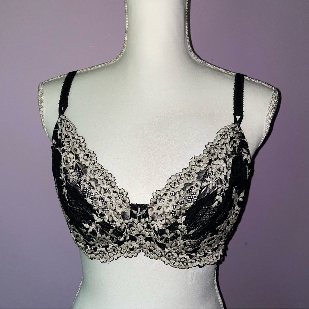 Wacoal Size 36C Embrace Lace Bra Black Cream Lingerie Underwire Unlined